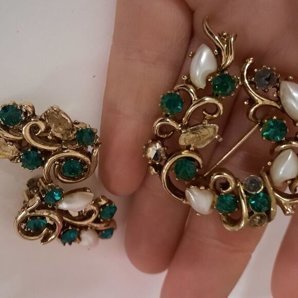 Vintage Rhapsody brooch and earring set - Picture 6 of 12